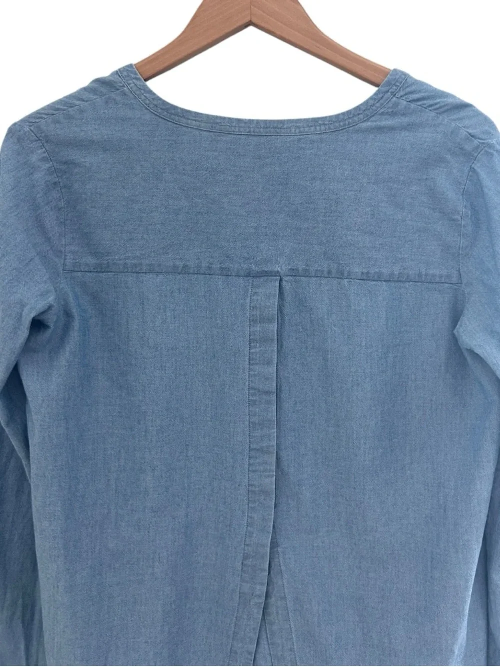 Theory Ophelia Chambray Split Back Blouse Size Small